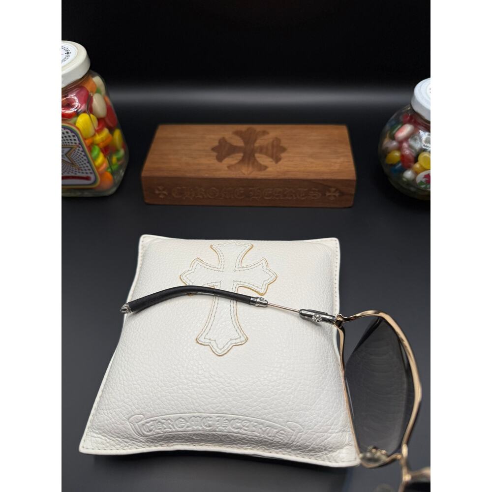 Chrome Hearts BUTTFLUX Aviator Sunglasses Black Gold Frame Missing Tip - Picture 7 of 8